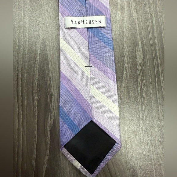 Van Heusen Lavender and Blue Striped Men’s 100% Silk Neck Tie - Picture 3 of 9